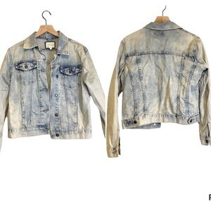 Forever 21 Premium Denim light wash acid  jean jacket size small